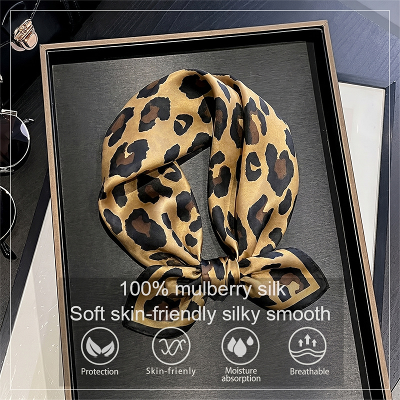 Silk Scarf Square - وشاح مربع من الحرير 100% بنقشة