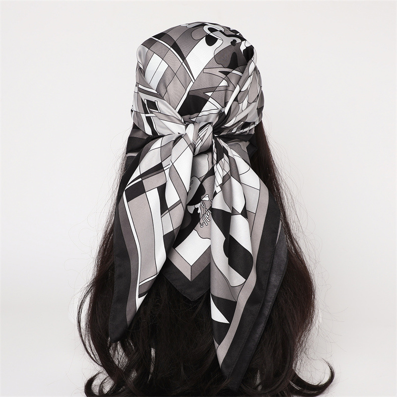 وشاح حريري مربع جديد لعام 2026 - مراجعة Silk Scarf Square وسعره